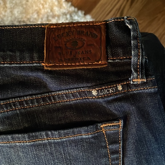NWOT - LUCKY BRAND SWEET’N STRAIGHT JEANS - Picture 4 of 5